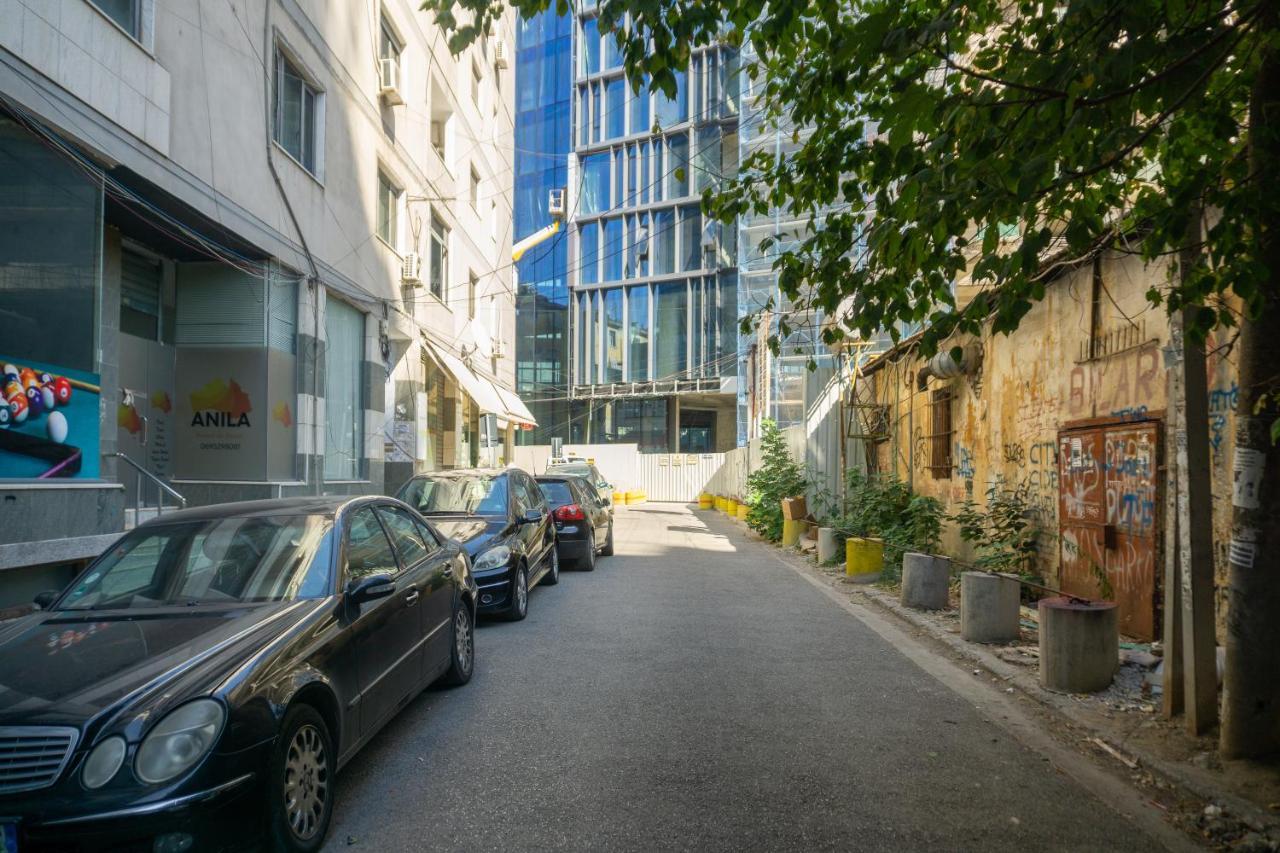 טיראנה City Center Two Private Bedrooms Near Scanderbeg Square On Shared Apartment מראה חיצוני תמונה