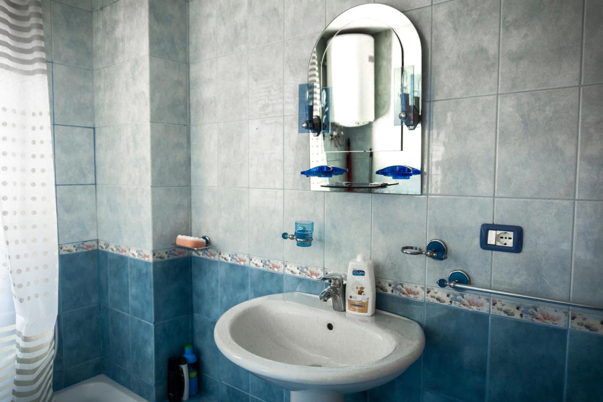 טיראנה City Center Two Private Bedrooms Near Scanderbeg Square On Shared Apartment מראה חיצוני תמונה